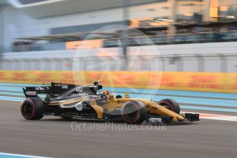 World © Octane Photographic Ltd. Formula 1 - Abu Dhabi Grand Prix - Friday - Practice 2. Carlos Sainz - Renault Sport F1 Team R.S.17. Yas Marina Circuit, Abu Dhabi. Friday 24th November 2017. Digital Ref: 2003CB1L6625