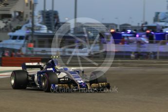 World © Octane Photographic Ltd. Formula 1 - Abu Dhabi Grand Prix - Friday - Practice 2. Pascal Wehrlein – Sauber F1 Team C36. Yas Marina Circuit, Abu Dhabi. Friday 24th November 2017. Digital Ref: 2003CB1L6709