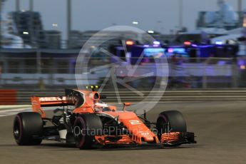 World © Octane Photographic Ltd. Formula 1 - Abu Dhabi Grand Prix - Friday - Practice 2. Stoffel Vandoorne - McLaren Honda MCL32. Yas Marina Circuit, Abu Dhabi. Friday 24th November 2017. Digital Ref: 2003CB1L6753