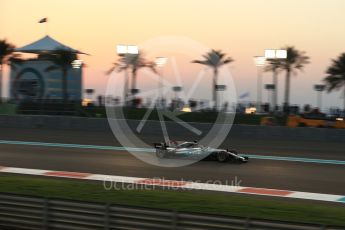 World © Octane Photographic Ltd. Formula 1 - Abu Dhabi Grand Prix - Friday - Practice 2. Lewis Hamilton - Mercedes AMG Petronas F1 W08 EQ Energy+. Yas Marina Circuit, Abu Dhabi. Friday 24th November 2017. Digital Ref: 2003LB2D8970