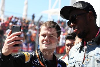 World © Octane Photographic Ltd. Formula 1 - American Grand Prix - Sunday - Grid. Usain Bolt takes a selfie with a Renault Sport F1 Team member. Circuit of the Americas, Austin, Texas, USA. Sunday 22nd October 2017. Digital Ref: 1993LB1D8997