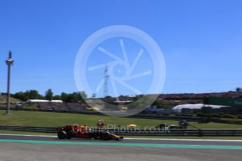 World © Octane Photographic Ltd. Formula 1 - Budapest Grand Prix - Saturday - Qualifying. Daniel Ricciardo - Red Bull Racing RB13. Hungaroring, Budapest, Hungary. Saturday 29th July 2017. Digital Ref: 1908LB5D2808