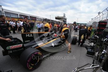 World © Octane Photographic Ltd. Formula 1 - Canadian Grand Prix - Sunday Drivers Parade & Grid. Nico Hulkenberg - Renault Sport F1 Team R.S.17. Circuit Gilles Villeneuve, Montreal, Canada. Sunday 11th June 2017. Digital Ref: 1856LB2D3429