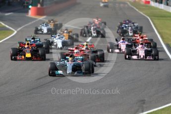 World © Octane Photographic Ltd. Formula 1 - Japanese Grand Prix - Sunday - Race. Entry to turn 1 on lap 1, Lewis Hamilton leads in his Mercedes AMG Petronas F1 W08 EQ Energy+. Suzuka Circuit, Suzuka, Japan. Sunday 8th October 2017. Digital Ref:1980LB1D0454
