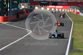 World © Octane Photographic Ltd. Formula 1 - Japanese Grand Prix - Sunday - Race. Lewis Hamilton - Mercedes AMG Petronas F1 W08 EQ Energy+, Max Verstappen - Red Bull Racing RB13 and Esteban Ocon - Sahara Force India VJM10. Suzuka Circuit, Suzuka, Japan. Sunday 8th October 2017. Digital Ref:1980LB1D0660