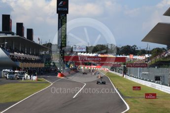 World © Octane Photographic Ltd. Formula 1 - Japanese Grand Prix - Sunday - Race. Lewis Hamilton - Mercedes AMG Petronas F1 W08 EQ Energy+ and Max Verstappen - Red Bull Racing RB13. Suzuka Circuit, Suzuka, Japan. Sunday 8th October 2017. Digital Ref:1980LB2D5431