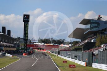 World © Octane Photographic Ltd. Formula 1 - Japanese Grand Prix - Sunday - Race. Lewis Hamilton - Mercedes AMG Petronas F1 W08 EQ Energy+ and Max Verstappen - Red Bull Racing RB13. Suzuka Circuit, Suzuka, Japan. Sunday 8th October 2017. Digital Ref:1980LB2D5461