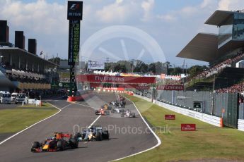 World © Octane Photographic Ltd. Formula 1 - Japanese Grand Prix - Sunday - Race. Daniel Ricciardo - Red Bull Racing RB13 and Valtteri Bottas - Mercedes AMG Petronas F1 W08 EQ Energy+. Suzuka Circuit, Suzuka, Japan. Sunday 8th October 2017. Digital Ref:1980LB2D5490