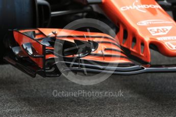 World © Octane Photographic Ltd. Formula 1 - Singapore Grand Prix - Pit Lane. McLaren Honda MCL32. Marina Bay Street Circuit, Singapore. Thursday 14th September 2017. Digital Ref: 1955LB2D0339