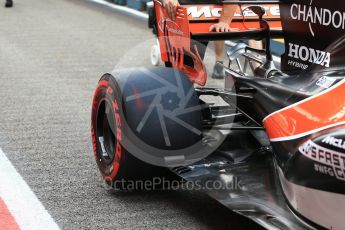 World © Octane Photographic Ltd. Formula 1 - Singapore Grand Prix - Pit Lane. McLaren Honda MCL32. Marina Bay Street Circuit, Singapore. Thursday 14th September 2017. Digital Ref: 1955LB2D0343