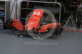 World © Octane Photographic Ltd. Formula 1 - Singapore Grand Prix - Pit Lane. McLaren Honda MCL32. Marina Bay Street Circuit, Singapore. Thursday 14th September 2017. Digital Ref: 1955LB2D0377