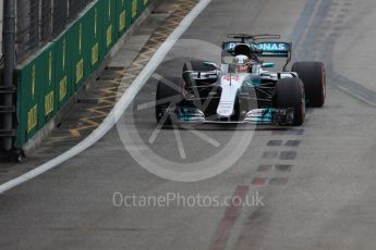 World © Octane Photographic Ltd. Formula 1 - Singapore Grand Prix - Practice 1. Lewis Hamilton - Mercedes AMG Petronas F1 W08 EQ Energy+. Marina Bay Street Circuit, Singapore. Friday 15th September 2017. Digital Ref: 1958LB1D8357