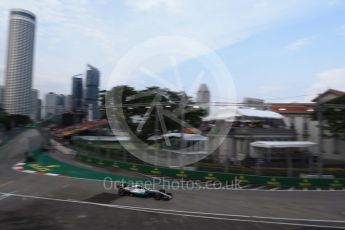World © Octane Photographic Ltd. Formula 1 - Singapore Grand Prix - Practice 1. Lewis Hamilton - Mercedes AMG Petronas F1 W08 EQ Energy+. Marina Bay Street Circuit, Singapore. Friday 15th September 2017. Digital Ref:1958LB2D0612