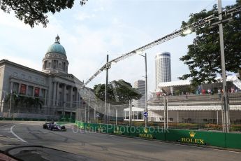 World © Octane Photographic Ltd. Formula 1 - Singapore Grand Prix - Practice 1. Marcus Ericsson – Sauber F1 Team C36. Marina Bay Street Circuit, Singapore. Friday 15th September 2017. Digital Ref:1958LB2D0915
