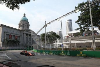 World © Octane Photographic Ltd. Formula 1 - Singapore Grand Prix - Practice 1. Stoffel Vandoorne - McLaren Honda MCL32. Marina Bay Street Circuit, Singapore. Friday 15th September 2017. Digital Ref: 1958LB2D0967
