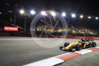 World © Octane Photographic Ltd. Formula 1 - Singapore Grand Prix - Practice 2. Nico Hulkenberg - Renault Sport F1 Team R.S.17. Marina Bay Street Circuit, Singapore. Friday 15th September 2017. Digital Ref:1959LB1D0104