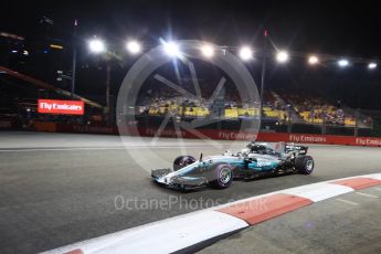 World © Octane Photographic Ltd. Formula 1 - Singapore Grand Prix - Practice 2. Lewis Hamilton - Mercedes AMG Petronas F1 W08 EQ Energy+. Marina Bay Street Circuit, Singapore. Friday 15th September 2017. Digital Ref:1959LB1D0128