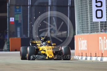 World © Octane Photographic Ltd. Formula 1 - Singapore Grand Prix - Practice 2. Nico Hulkenberg - Renault Sport F1 Team R.S.17. Marina Bay Street Circuit, Singapore. Friday 15th September 2017. Digital Ref:1959LB1D9421