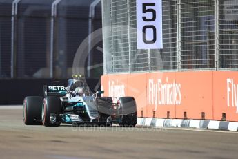 World © Octane Photographic Ltd. Formula 1 - Singapore Grand Prix - Practice 2. Valtteri Bottas - Mercedes AMG Petronas F1 W08 EQ Energy+. Marina Bay Street Circuit, Singapore. Friday 15th September 2017. Digital Ref:1959LB1D9460