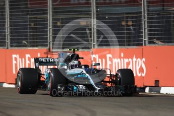 World © Octane Photographic Ltd. Formula 1 - Singapore Grand Prix - Practice 2. Valtteri Bottas - Mercedes AMG Petronas F1 W08 EQ Energy+. Marina Bay Street Circuit, Singapore. Friday 15th September 2017. Digital Ref:1959LB1D9543
