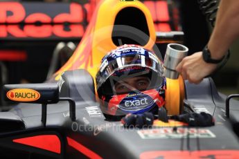 World © Octane Photographic Ltd. Formula 1 - Singapore Grand Prix - Practice 3. Max Verstappen - Red Bull Racing RB13. Marina Bay Street Circuit, Singapore. Saturday 16th September 2017. Digital Ref:1962LB1D1383