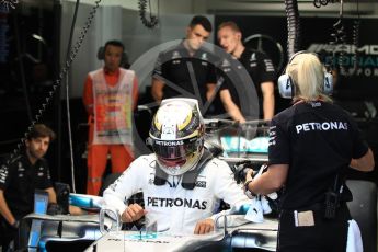 World © Octane Photographic Ltd. Formula 1 - Singapore Grand Prix - Practice 3. Lewis Hamilton - Mercedes AMG Petronas F1 W08 EQ Energy+. Marina Bay Street Circuit, Singapore. Saturday 16th September 2017. Digital Ref:1962LB1D1436