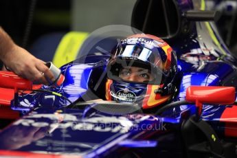 World © Octane Photographic Ltd. Formula 1 - Singapore Grand Prix - Practice 3. Carlos Sainz - Scuderia Toro Rosso STR12. Marina Bay Street Circuit, Singapore. Saturday 16th September 2017. Digital Ref:1962LB1D1582