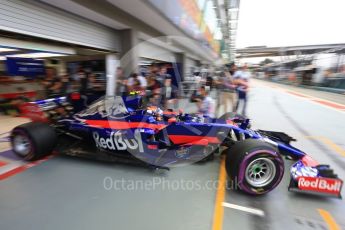 World © Octane Photographic Ltd. Formula 1 - Singapore Grand Prix - Practice 3. Carlos Sainz - Scuderia Toro Rosso STR12. Marina Bay Street Circuit, Singapore. Saturday 16th September 2017. Digital Ref:1962LB2D1594