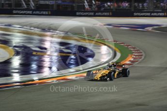 World © Octane Photographic Ltd. Formula 1 - Singapore Grand Prix - Race. Nico Hulkenberg - Renault Sport F1 Team R.S.17. Marina Bay Street Circuit, Singapore. Sunday 17th September 2017. Digital Ref: