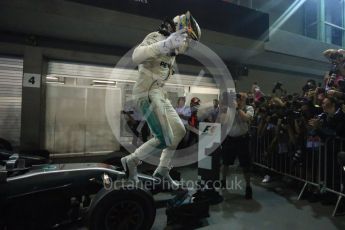 World © Octane Photographic Ltd. Formula 1 - Singapore Grand Prix - Parc Ferme. Lewis Hamilton - Mercedes AMG Petronas F1 W08 EQ Energy+. Marina Bay Street Circuit, Singapore. Sunday 17th September 2017. Digital Ref: