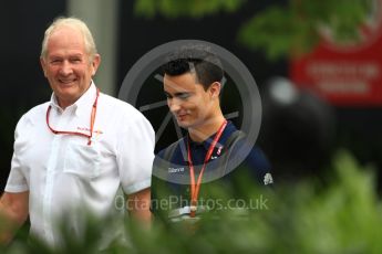 World © Octane Photographic Ltd. Formula 1 - Singapore Grand Prix - Paddock. Helmut Marko - advisor to the Red Bull GmbH Formula One Teams and head of Red Bull's driver development program and Pascal Wehrlein – Sauber F1 Team C36. Marina Bay Street Circuit, Singapore. Saturday 16th September 2017. Digital Ref:1961LB1D0960