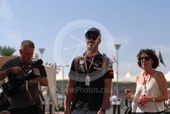 World © Octane Photographic Ltd. Formula 1 –  Abu Dhabi GP - Paddock. Aston Martin Red Bull Racing TAG Heuer RB14 – Daniel Ricciardo. Yas Marina Circuit, Abu Dhabi. Saturday 24th November 2018.