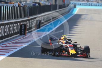 World © Octane Photographic Ltd. Formula 1 –  Abu Dhabi GP - Practice 1. Aston Martin Red Bull Racing TAG Heuer RB14 – Max Verstappen. Yas Marina Circuit, Abu Dhabi. Friday 23rd November 2018.