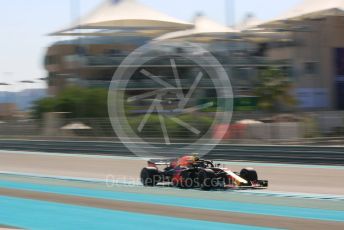 World © Octane Photographic Ltd. Formula 1 –  Abu Dhabi GP - Practice 1. Aston Martin Red Bull Racing TAG Heuer RB14 – Max Verstappen. Yas Marina Circuit, Abu Dhabi. Friday 23rd November 2018.