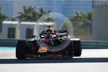 World © Octane Photographic Ltd. Formula 1 –  Abu Dhabi GP - Practice 1. Aston Martin Red Bull Racing TAG Heuer RB14 – Daniel Ricciardo. Yas Marina Circuit, Abu Dhabi. Friday 23rd November 2018.