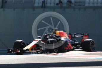 World © Octane Photographic Ltd. Formula 1 –  Abu Dhabi GP - Practice 1. Aston Martin Red Bull Racing TAG Heuer RB14 – Daniel Ricciardo. Yas Marina Circuit, Abu Dhabi. Friday 23rd November 2018.