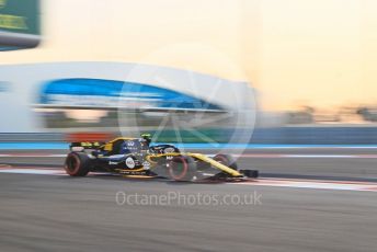 World © Octane Photographic Ltd. Formula 1 –  Abu Dhabi GP - Practice 2. Renault Sport F1 Team RS18 – Carlos Sainz. Yas Marina Circuit, Abu Dhabi. Friday 23rd November 2018.