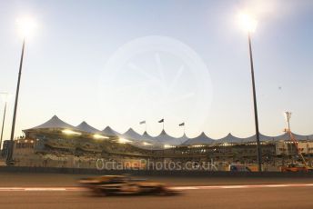 World © Octane Photographic Ltd. Formula 1 –  Abu Dhabi GP - Practice 2. Renault Sport F1 Team RS18 – Carlos Sainz. Yas Marina Circuit, Abu Dhabi. Friday 23rd November 2018.