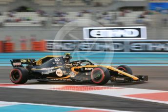 World © Octane Photographic Ltd. Formula 1 –  Abu Dhabi GP - Practice 2. Renault Sport F1 Team RS18 – Carlos Sainz. Yas Marina Circuit, Abu Dhabi. Friday 23rd November 2018.