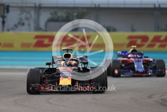 World © Octane Photographic Ltd. Formula 1 –  Abu Dhabi GP - Practice 2. Aston Martin Red Bull Racing TAG Heuer RB14 – Daniel Ricciardo and Scuderia Toro Rosso STR13 – Pierre Gasly. Yas Marina Circuit, Abu Dhabi. Friday 23rd November 2018.