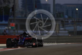 World © Octane Photographic Ltd. Formula 1 –  Abu Dhabi GP - Practice 2. Scuderia Toro Rosso STR13 – Brendon Hartley. Yas Marina Circuit, Abu Dhabi. Friday 23rd November 2018.