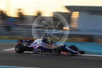 World © Octane Photographic Ltd. Formula 1 –  Abu Dhabi GP - Practice 2. Williams Martini Racing FW41 – Sergey Sirotkin. Yas Marina Circuit, Abu Dhabi. Friday 23rd November 2018.