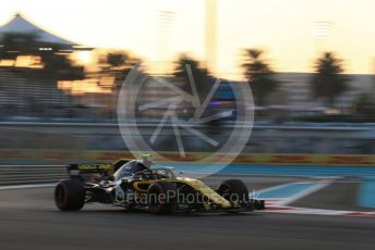 World © Octane Photographic Ltd. Formula 1 –  Abu Dhabi GP - Practice 2. Renault Sport F1 Team RS18 – Carlos Sainz. Yas Marina Circuit, Abu Dhabi. Friday 23rd November 2018.