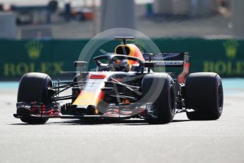 World © Octane Photographic Ltd. Formula 1 –  Abu Dhabi GP - Practice 3. Aston Martin Red Bull Racing TAG Heuer RB14 – Daniel Ricciardo. Yas Marina Circuit, Abu Dhabi. Saturday 24th November 2018.
