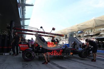 World © Octane Photographic Ltd. Formula 1 –  Abu Dhabi GP - Practice 3. Aston Martin Red Bull Racing TAG Heuer RB14 – Daniel Ricciardo. Yas Marina Circuit, Abu Dhabi. Saturday 24th November 2018.