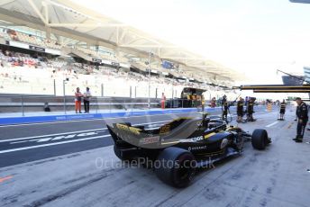 World © Octane Photographic Ltd. Formula 1 –  Abu Dhabi GP - Practice 3. Renault Sport F1 Team RS18 – Carlos Sainz. Yas Marina Circuit, Abu Dhabi. Saturday 24th November 2018.