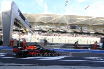 World © Octane Photographic Ltd. Formula 1 –  Abu Dhabi GP - Practice 3. Aston Martin Red Bull Racing TAG Heuer RB14 – Daniel Ricciardo. Yas Marina Circuit, Abu Dhabi. Saturday 24th November 2018.