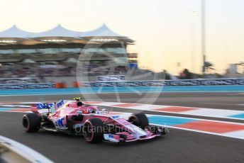 World © Octane Photographic Ltd. Formula 1 –  Abu Dhabi GP - Qualifying. Racing Point Force India VJM11 - Esteban Ocon. Yas Marina Circuit, Abu Dhabi. Saturday 24th November 2018.