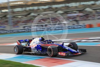 World © Octane Photographic Ltd. Formula 1 –  Abu Dhabi GP - Qualifying. Scuderia Toro Rosso STR13 – Pierre Gasly. Yas Marina Circuit, Abu Dhabi. Saturday 24th November 2018.