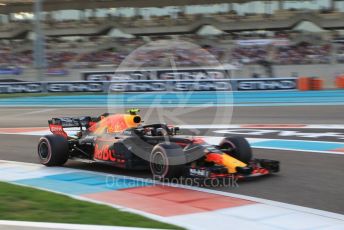 World © Octane Photographic Ltd. Formula 1 –  Abu Dhabi GP - Qualifying. Aston Martin Red Bull Racing TAG Heuer RB14 – Max Verstappen. Yas Marina Circuit, Abu Dhabi. Saturday 24th November 2018.